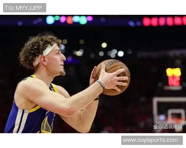 理查德成为球队历史第三位新秀单场30分5三分与库里穆迪并肩前行 理查德成为球队历史第三位新秀单场30分5三分与库里穆迪并肩前行