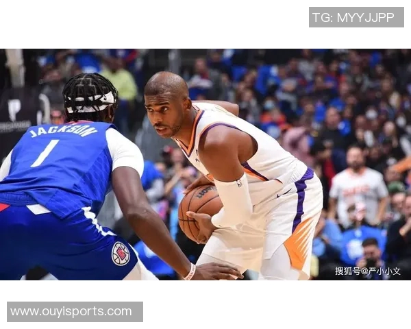 布克盛赞保罗为联盟改变者呼吁各地球馆致敬这位极致赢家