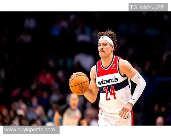 特雷杨更换球衣号码为3号奇才前任3号球员分别是CJ麦科勒姆与比尔