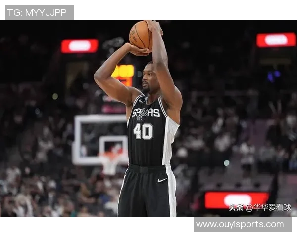克莱状态回暖三分球表现出色11投5中贡献14分1篮板