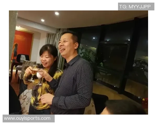 美媒分享库里一家六口温馨聚餐照片时光荏苒令人感慨不已 美媒分享库里一家六口温馨聚餐照片时光荏苒令人感慨不已