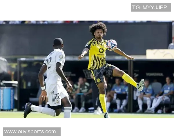 巴萨瞄准多特23岁前锋阿德耶米报价8000万欧元引发关注 巴萨瞄准多特23岁前锋阿德耶米报价8000万欧元引发关注