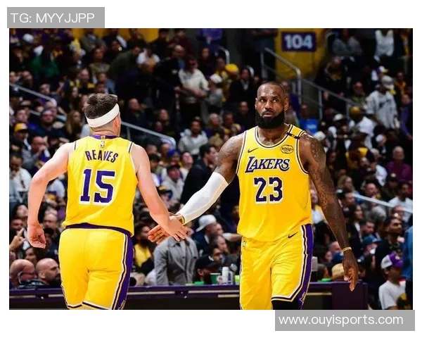 上半赛季NBA球队球衣销量排行榜湖人尼克斯勇士稳居前三马刺雷霆表现抢眼 上半赛季NBA球队球衣销量排行榜湖人尼克斯勇士稳居前三马刺雷霆表现抢眼